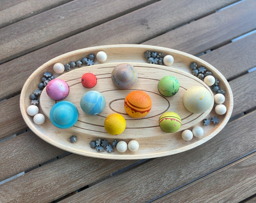 Oval sorting tray with Grapat dear universe peices